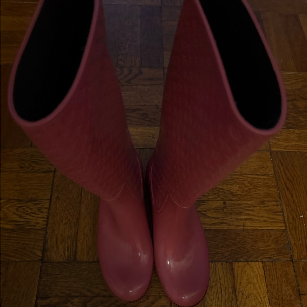 Authentic Louis Vuitton Women's Pink Rain Boots size 39 - Picture 5 of 7